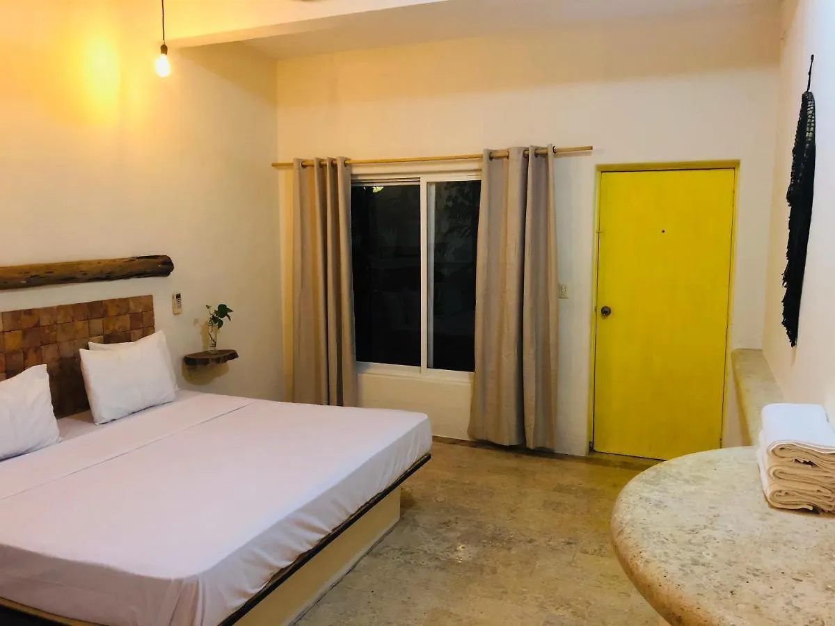 Rustik Inn Playa del Carmen