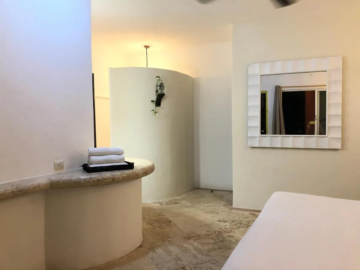 Rustik Inn Playa del Carmen 3*,