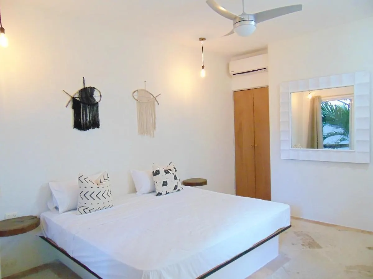 Rustik Inn Playa del Carmen 3*,