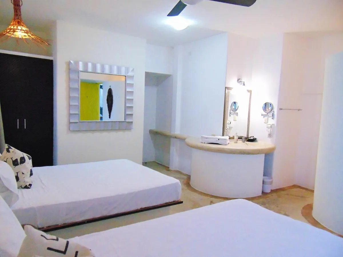 Rustik Inn Playa del Carmen