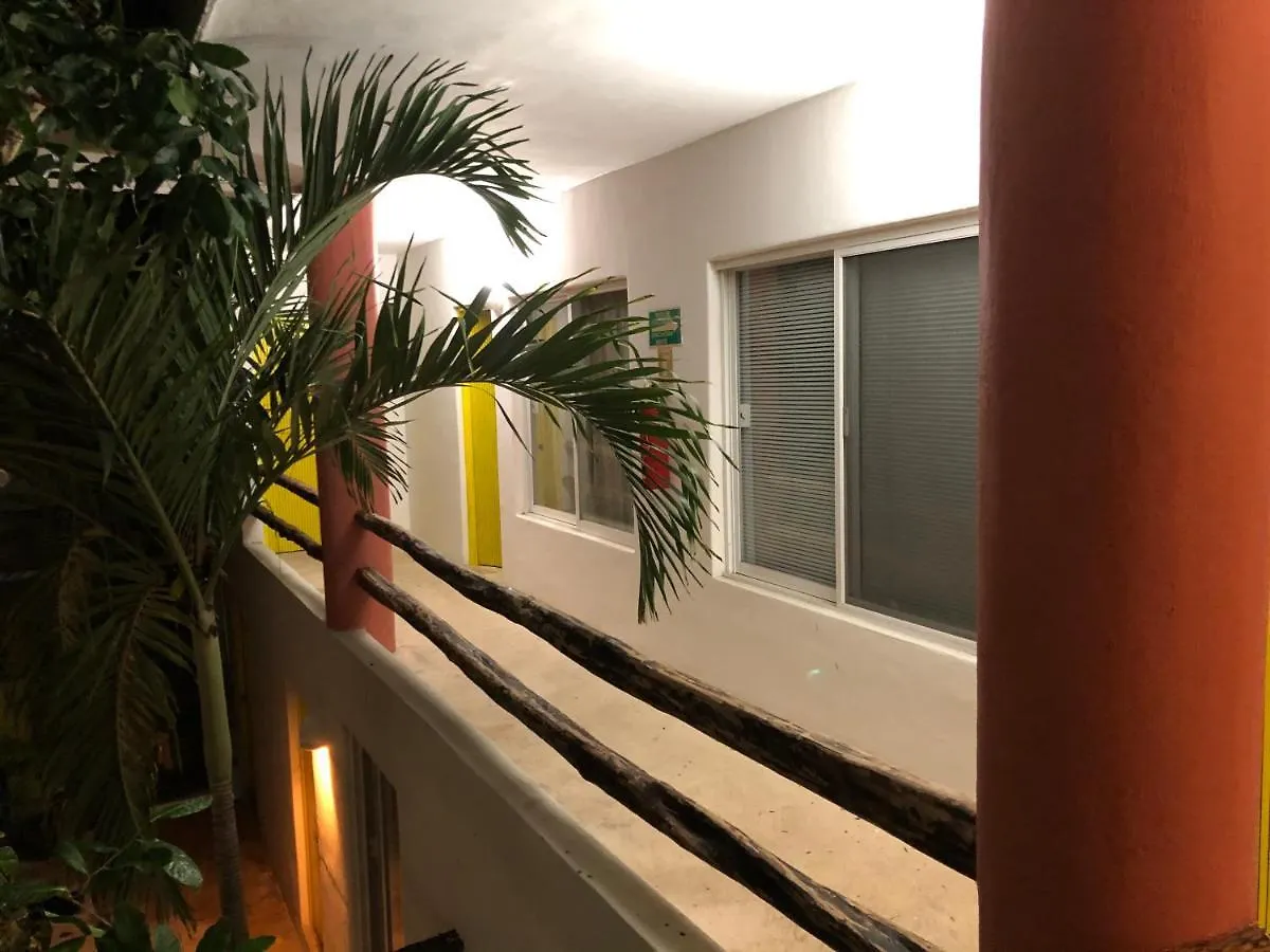 Rustik Inn Playa del Carmen
