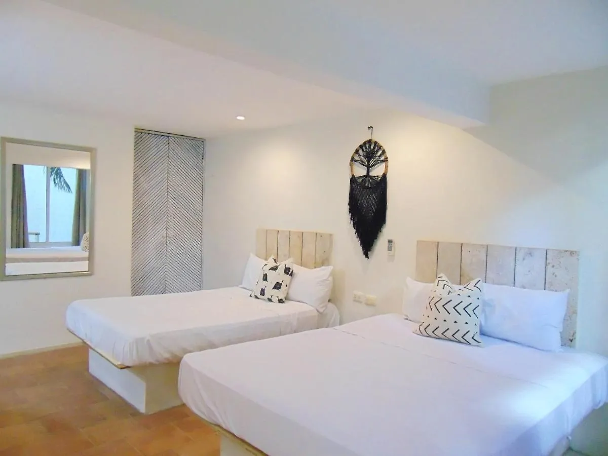 Rustik Inn Playa del Carmen Hotel